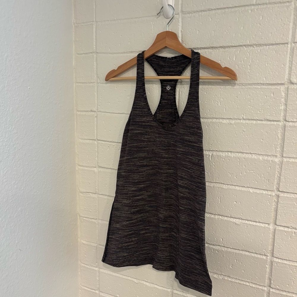 Lululemon grey tank top